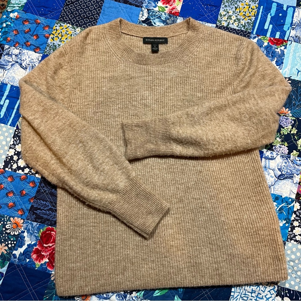 Banana Republic Soft Wool Blend Tan Petite Crewneck Sweater - Small